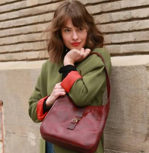 Leather Shoulder Bag as an Everyday Essential: A Closer Look